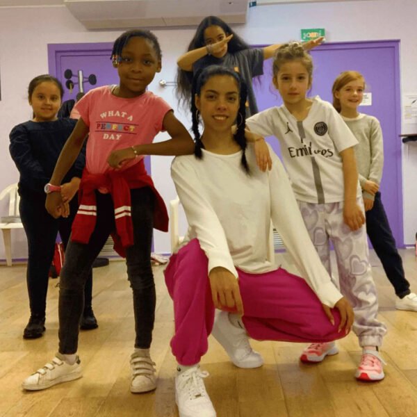 milianna et ses eleves en cours de danse hip hop enfants a paris