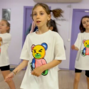 Cours de danse K-POP (Enfants 8-10 ans) – Espace R&rsquo;Danses Montrouge – Abonnement annuel
