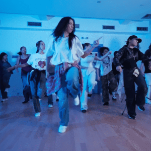 Cours de danse K-POP (Ados & Adultes) – Espace R&rsquo;Danses Montrouge – Abonnement annuel