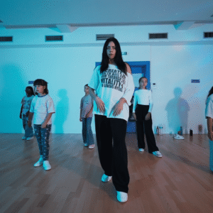 Cours de danse K-POP (Enfants 8-10 ans) – Espace R&rsquo;Danses Montrouge – Abonnement annuel
