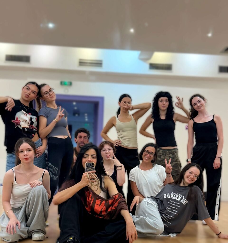 cours de danse urbaine et commercial pour ados et adultes